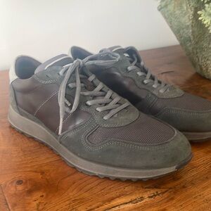 ECCO men’s sneakers in Size 10.  Nice brown leather with green suede trim.